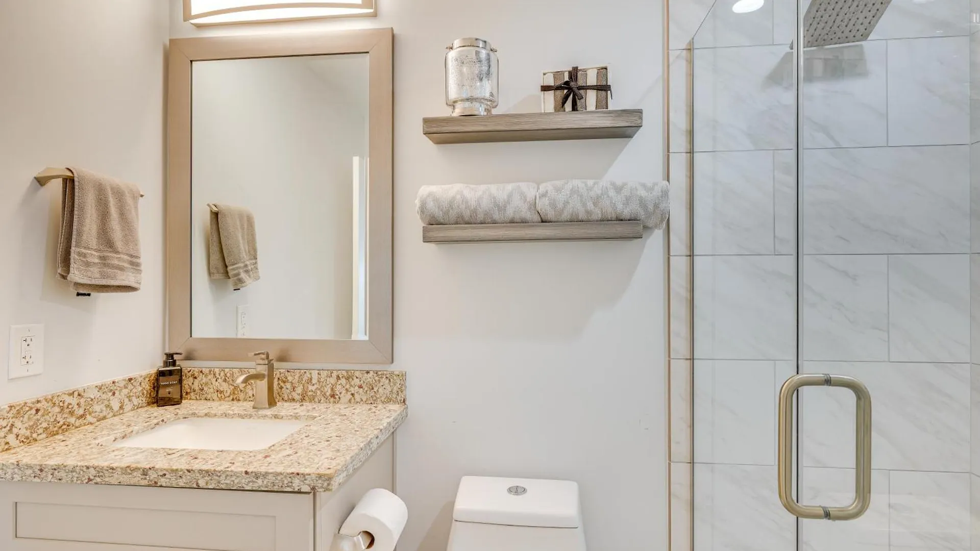 Updated Scottsdale Retreat With Private Pool! בית נופש